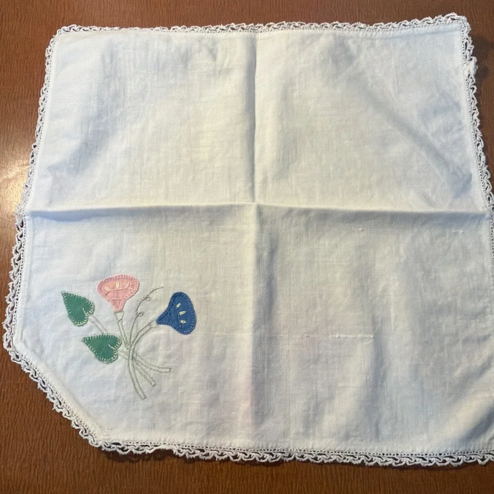 Vtg Hand Appliqué Lace Trimmed Set Of 2 Linen Napkins Exc Cond